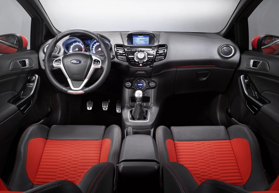  Ford Fiesta ST 2012 года  (фото 7 из 13)